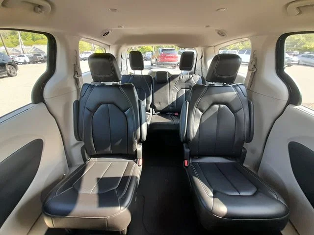 2023 Chrysler Pacifica Touring L - Photo 45