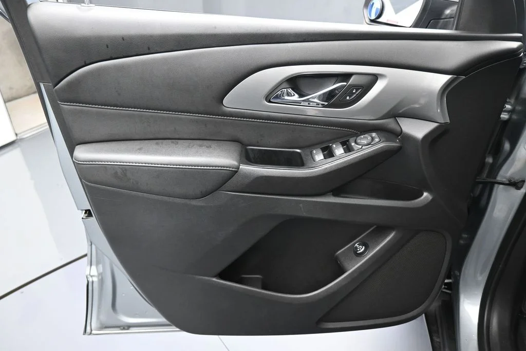 Used 2023 Sterling Gray Metallic Chevrolet LT image 12
