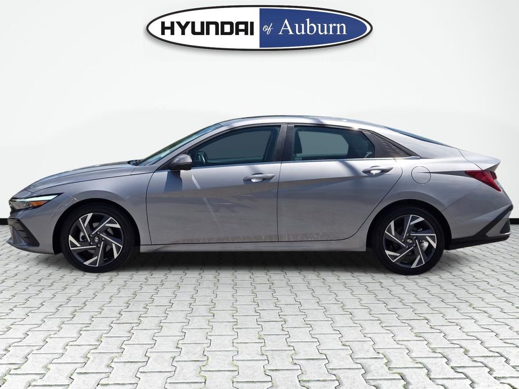 2025 Hyundai Elantra Limited - Photo 9