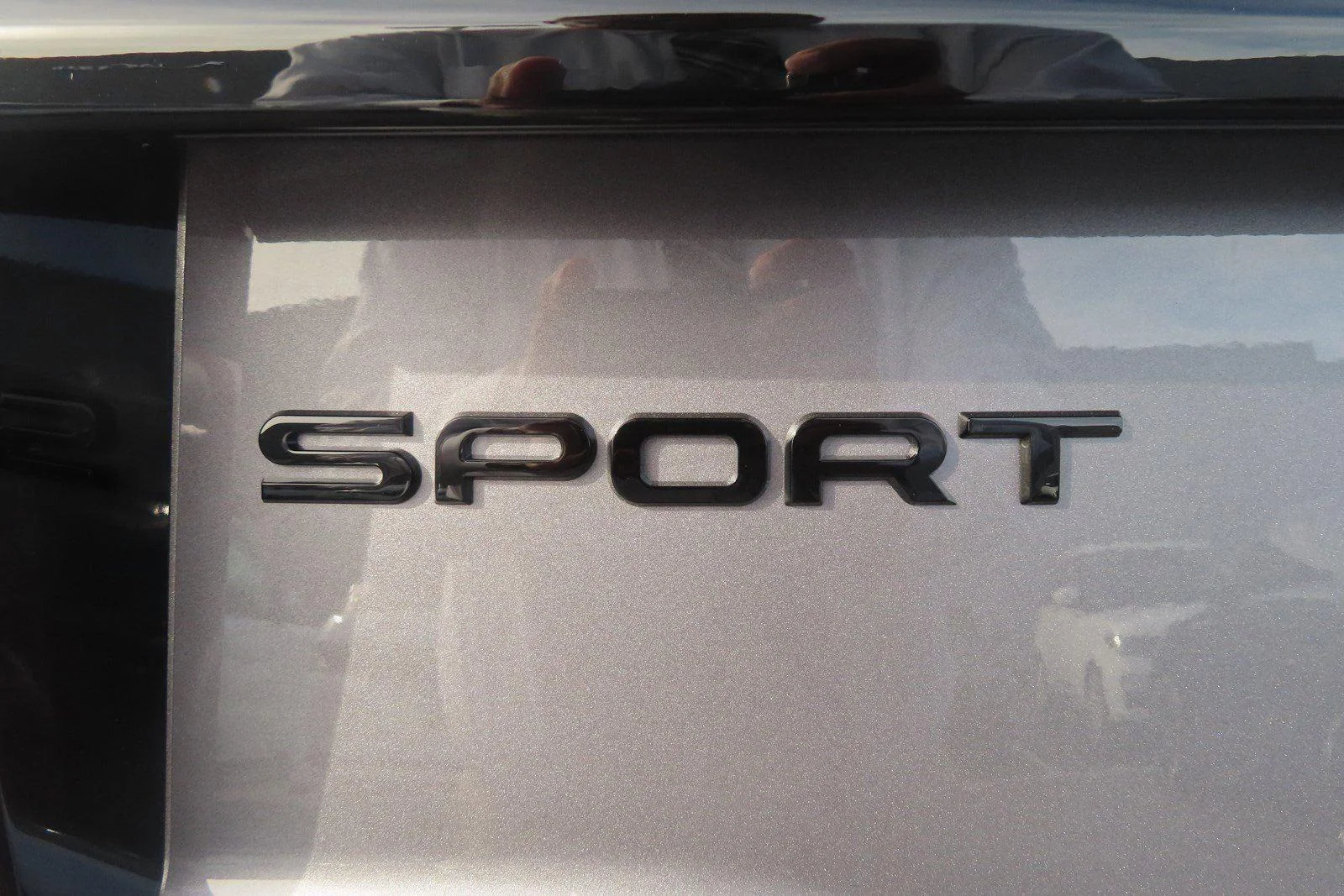 Used 2023 Eiger Grey Metallic Land Rover SE image 37