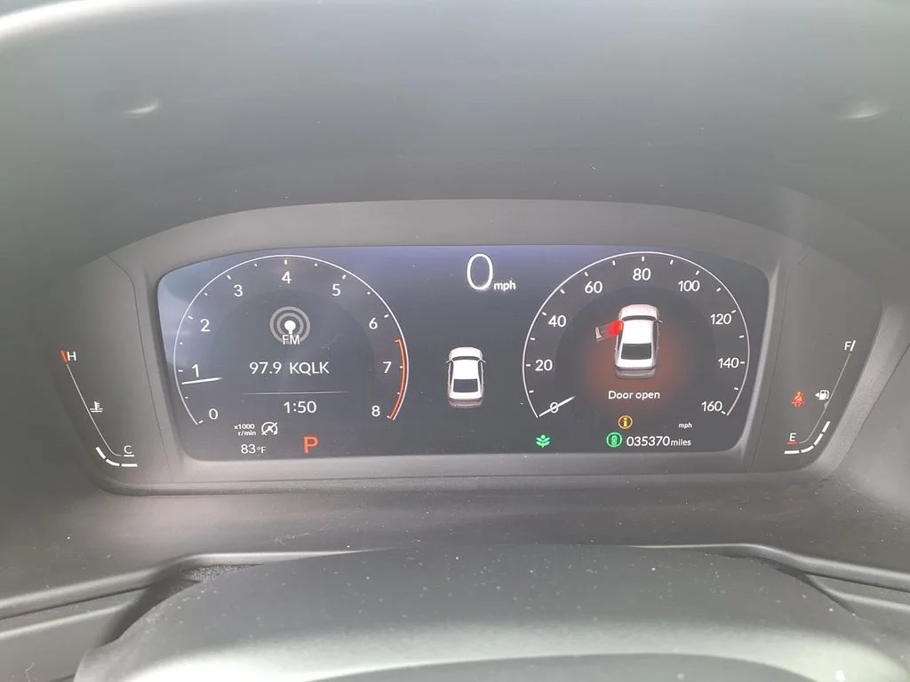 Used 2025 White Honda LX image 12