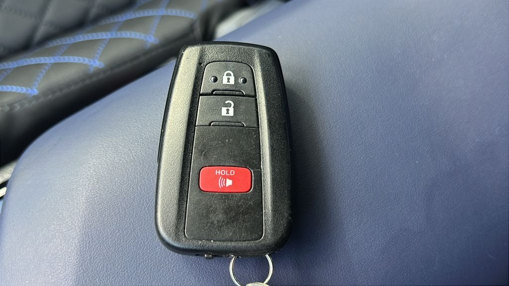 Used 2021 White Toyota XLE image 22