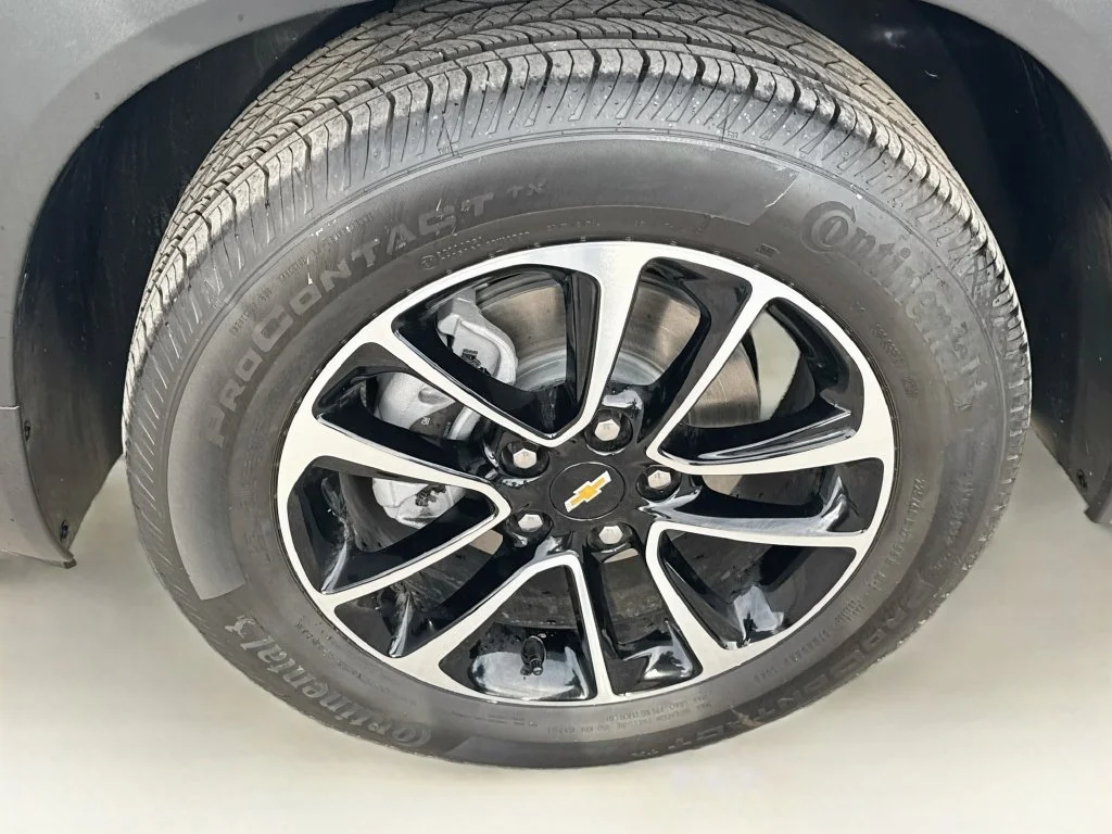 Used 2026 Green Chevrolet LT image 36