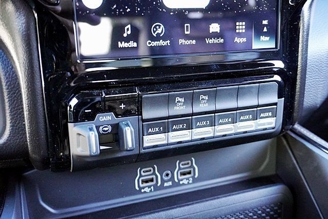 New 2026 Diamond Black Crystal Pearl-Coat Exterior Paint RAM RHO image 34