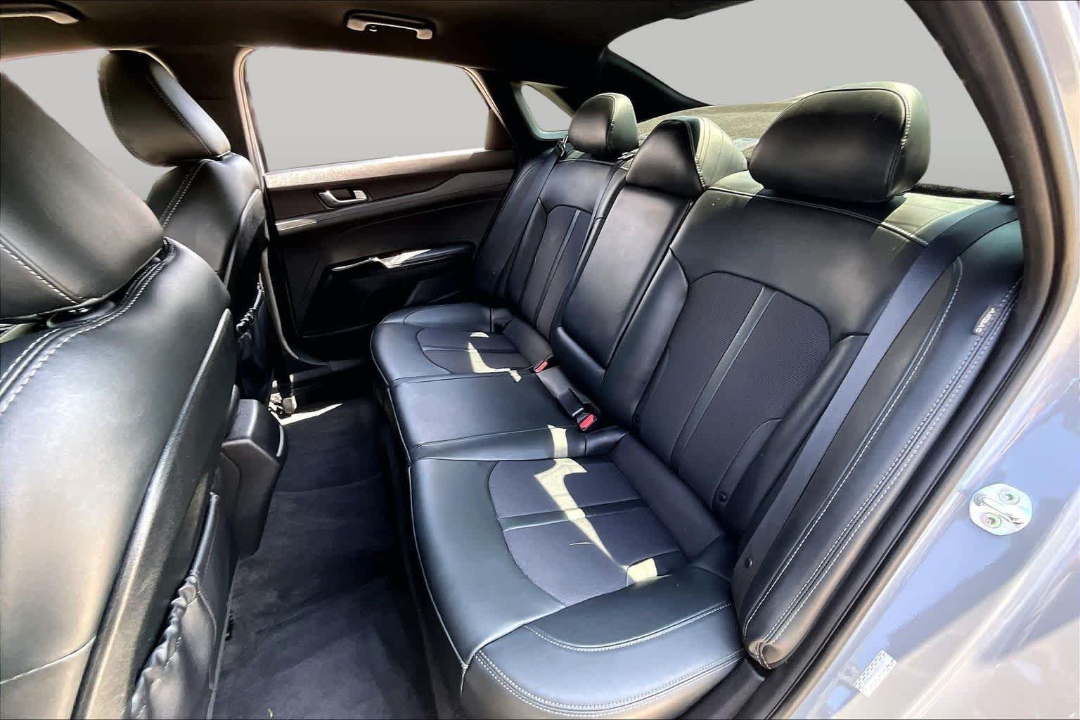 Used 2022 Wolf Gray Kia GT-Line image 19