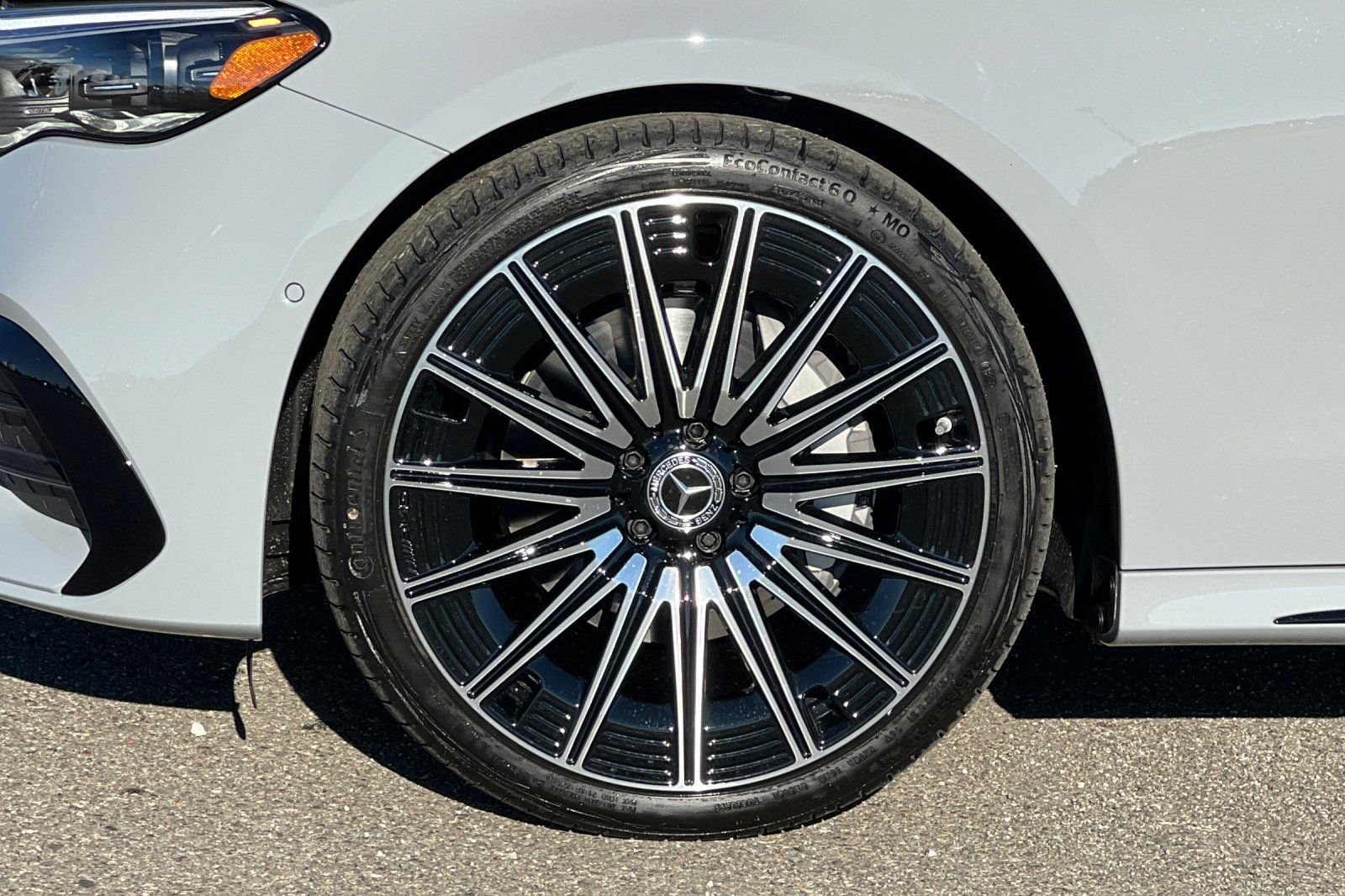 New 2026 MANUFAKTUR Alpine Grey Mercedes-Benz E 350 image 11