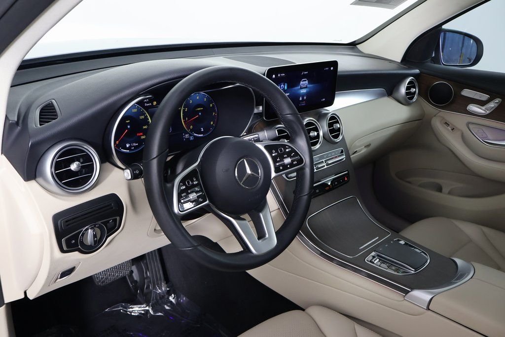 Certified Used 2022 Cirrus Silver Metallic Mercedes-Benz GLC 300 image 7