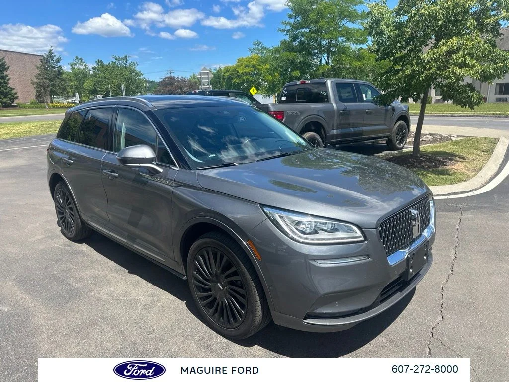 Used 2022 Gray Lincoln Reserve image 1