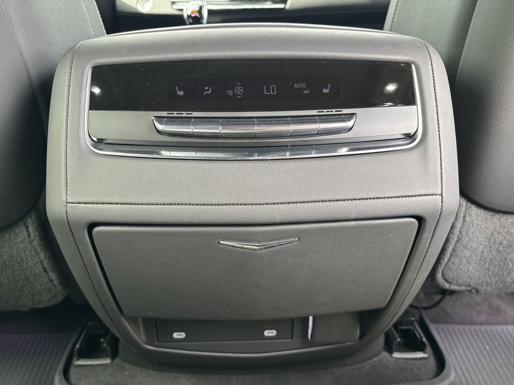 2023 Cadillac Escalade Sport - Photo 28