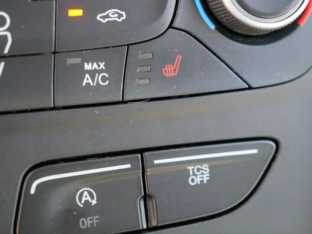 Used 2018 White Ford SE image 34