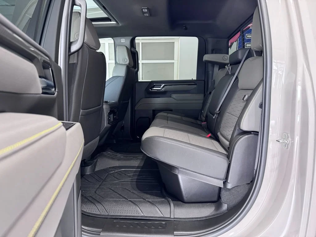 2026 Chevrolet Silverado 2500HD ZR2 - Photo 13