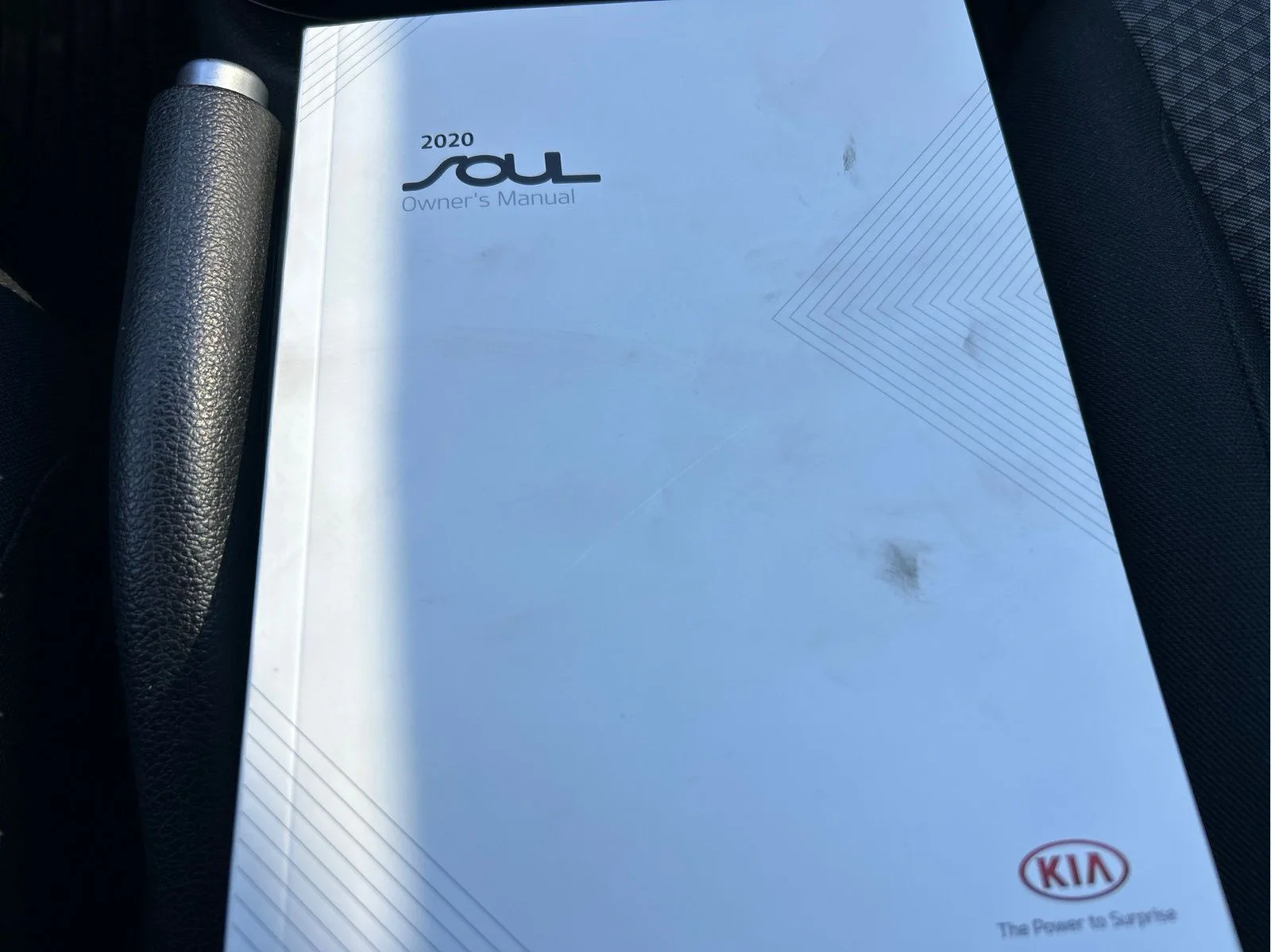 Used 2020 Sparkling Silver Kia LX image 19