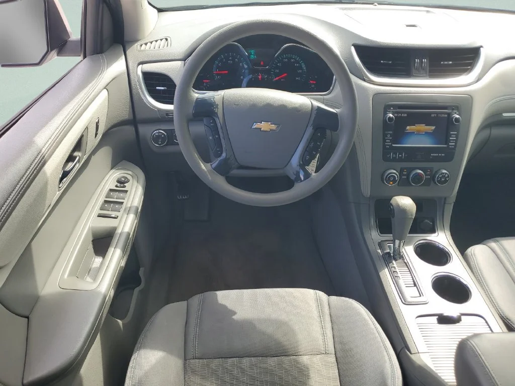 Used 2013 White Chevrolet LS image 12