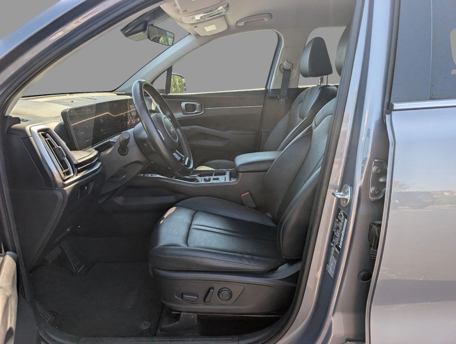 Used 2024 Everlasting Silver Kia S image 12
