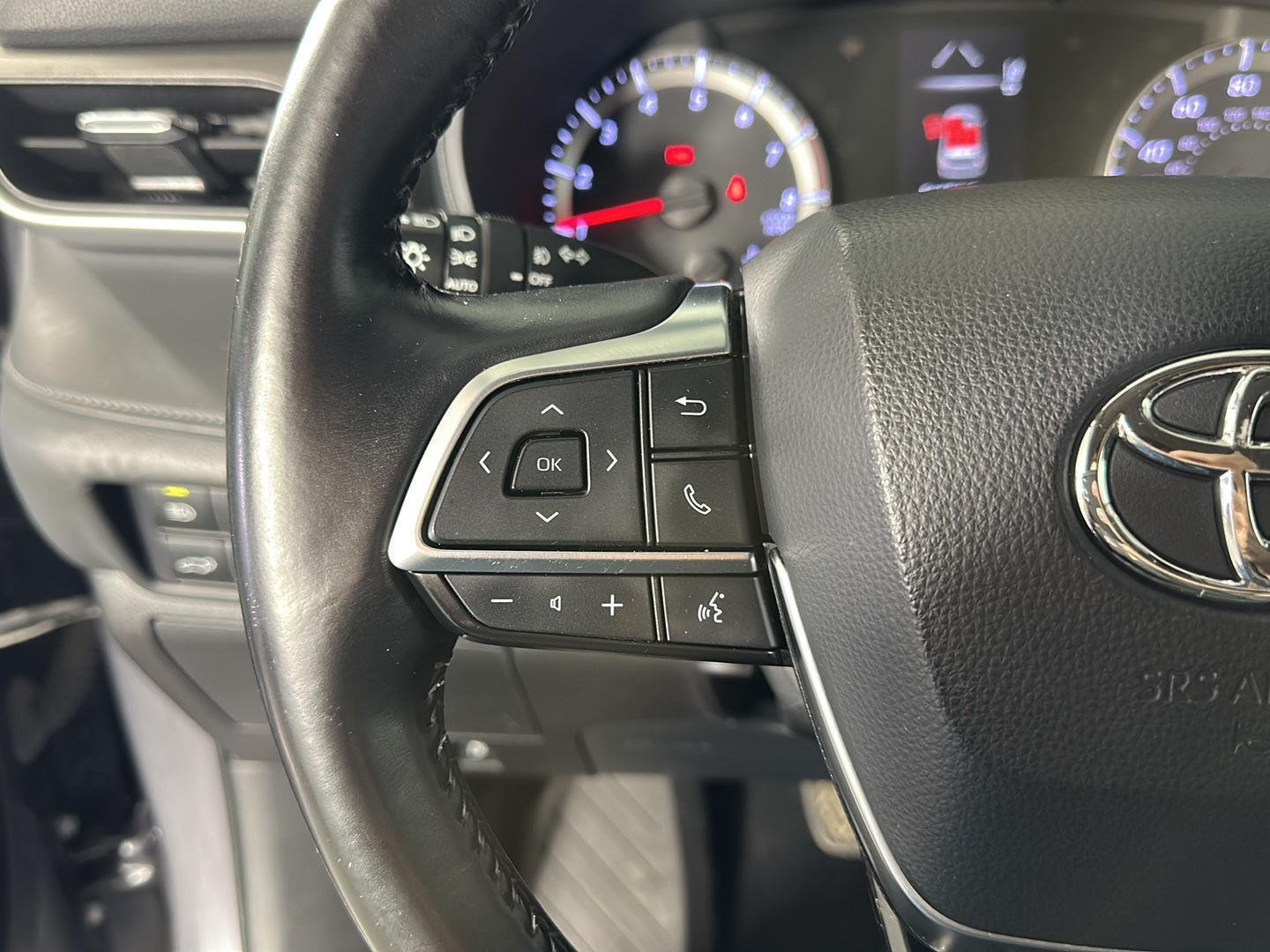 Used 2021 Magnetic Gray Metallic Toyota LE image 18