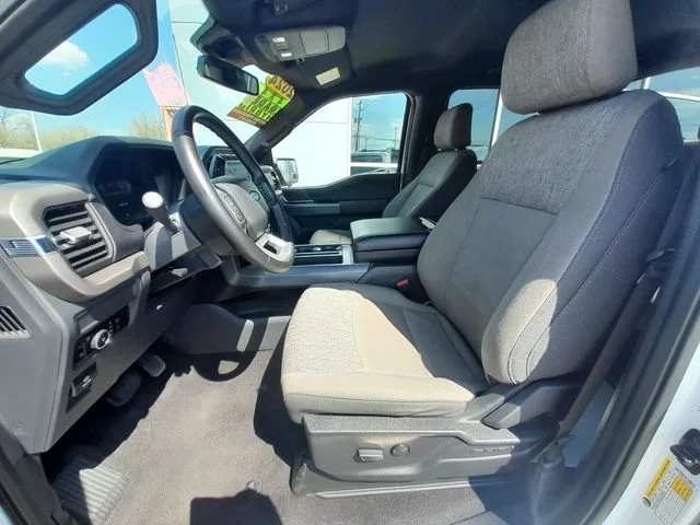 Used 2024 Oxford White Ford XLT image 39