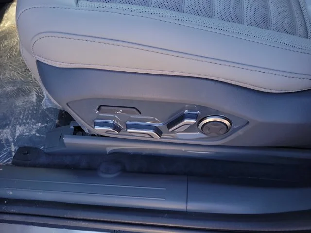 New 2026 Glacial White Pearl Kia Land AWD image 20