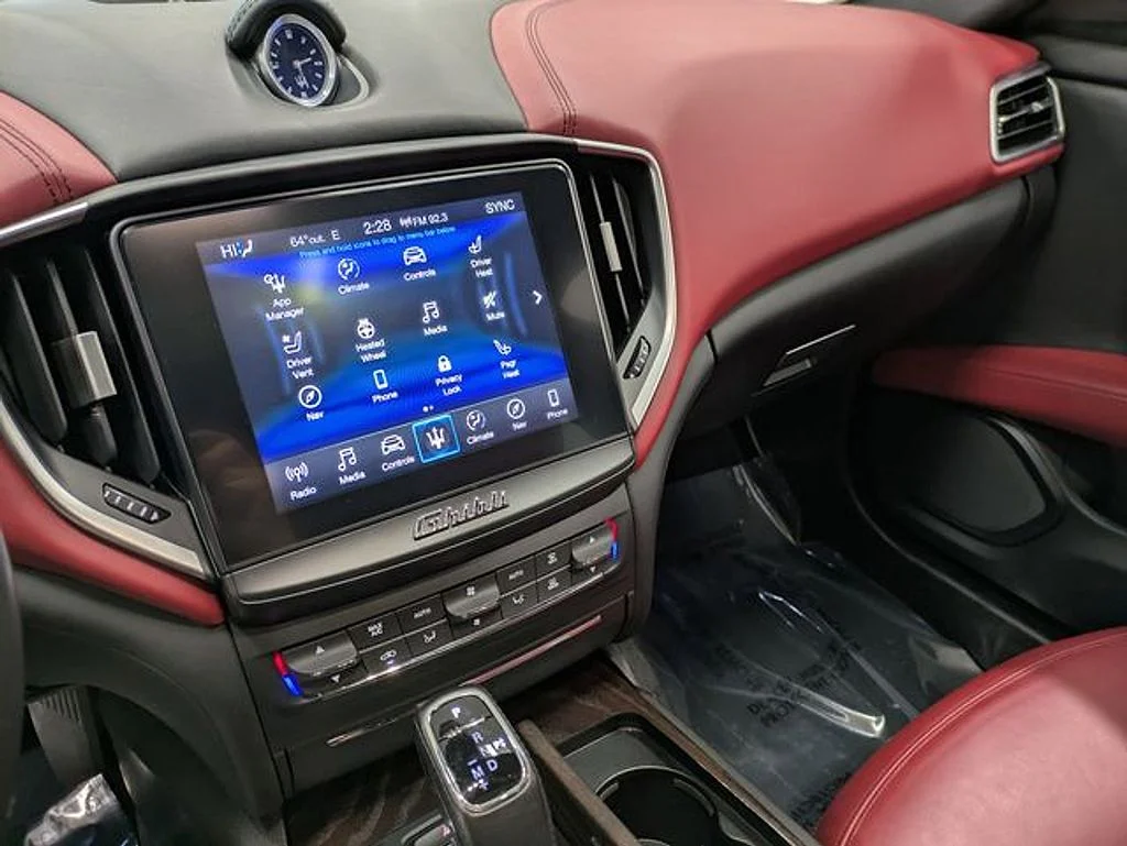 Used 2019  Maserati  image 12