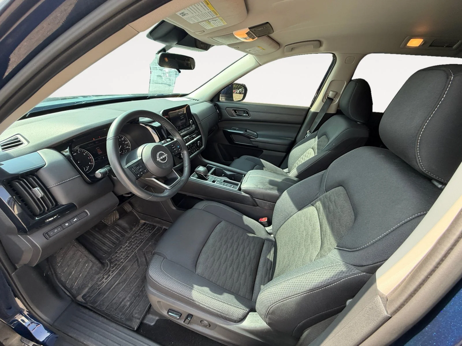 Certified Used 2025 Deep Ocean Blue Pearl Nissan SV image 17
