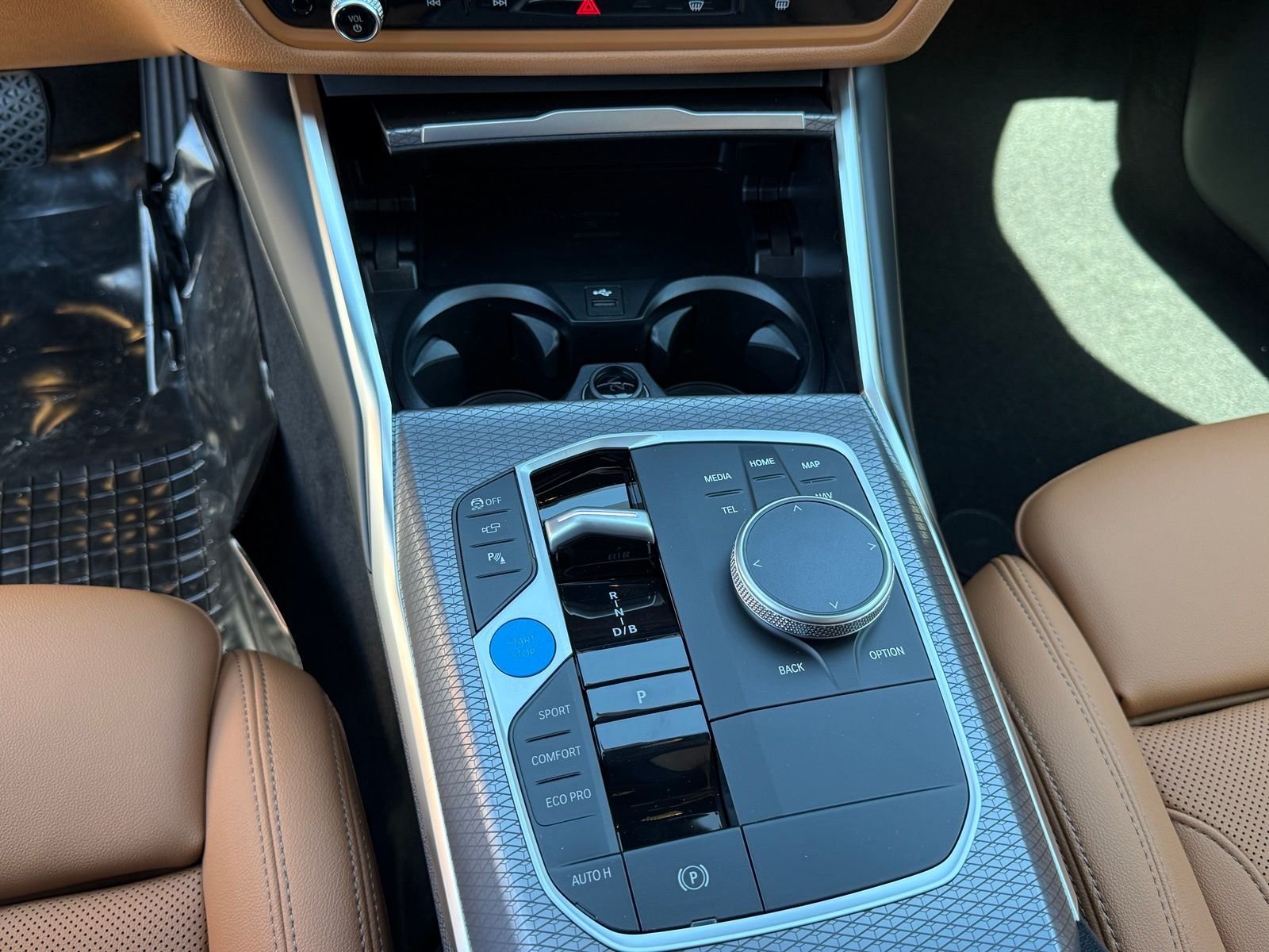 New 2026 Mineral White Metallic BMW eDrive40 image 27