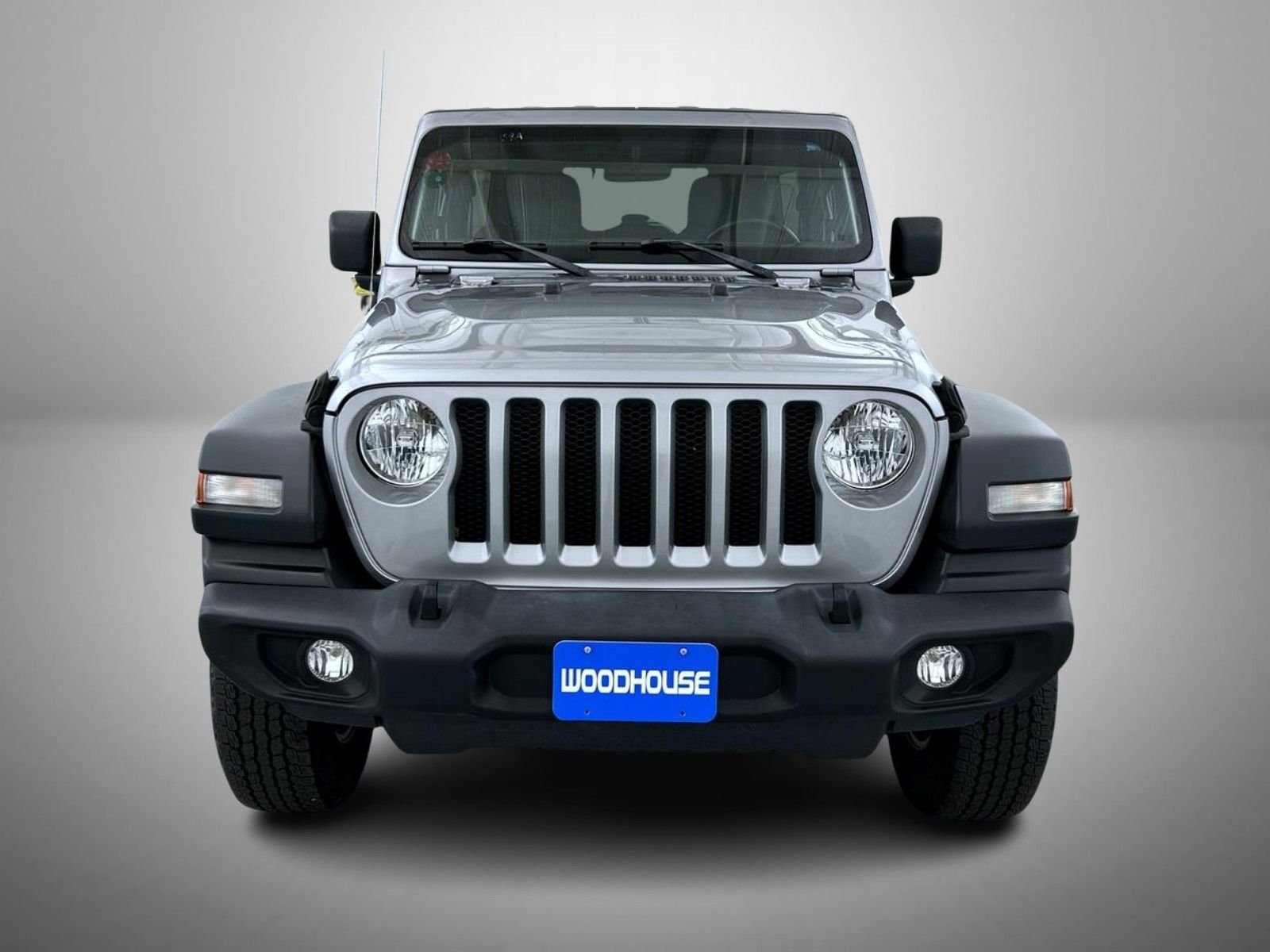 Used 2019 Silver Jeep Unlimited Sport S image 2
