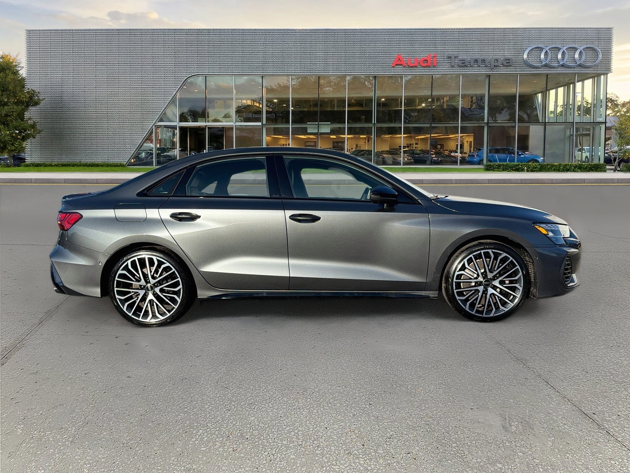 New 2026 Daytona Gray Pearl Effect Audi 4DR QTRO 2.0 TFSI image 2