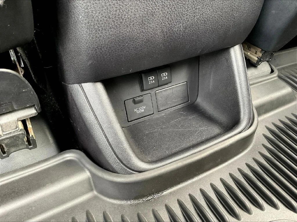 Used 2019 Blizzard Pearl Toyota XLE image 17
