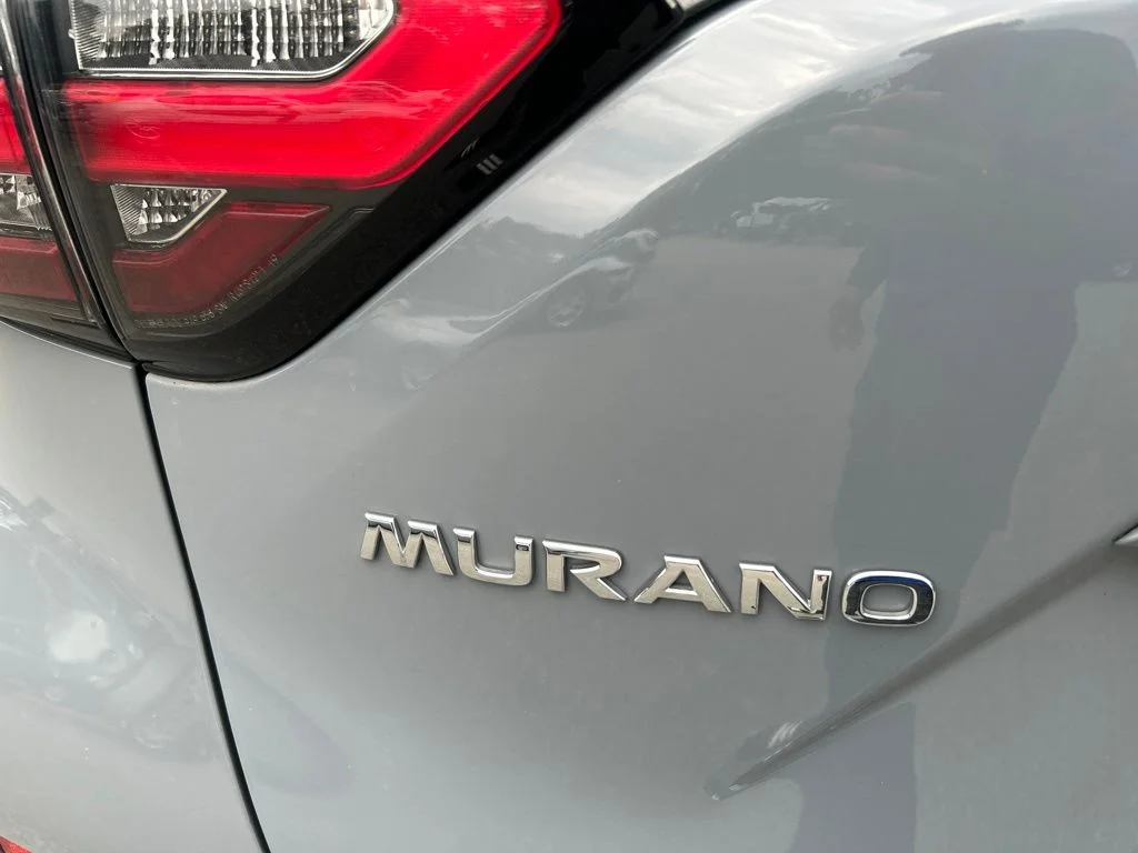 Used 2021 Gray Nissan Platinum image 11