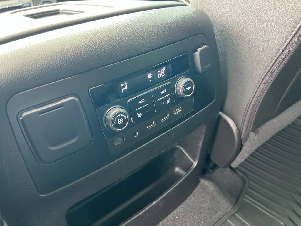 Used 2020 SUMMIT WHITE Chevrolet LT image 10