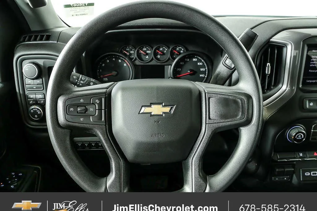 New 2026 Summit White Chevrolet WT image 9
