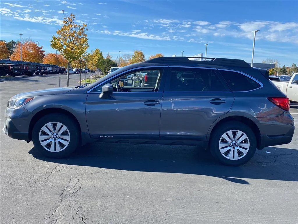 Used 2018 Magnetite Gray Metallic Subaru Premium image 7