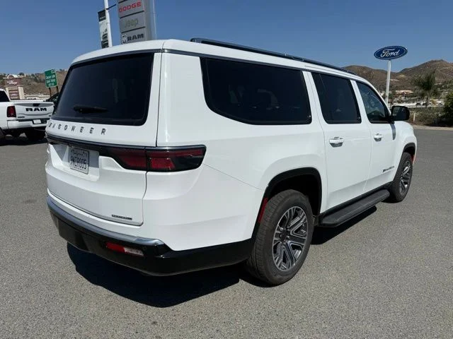 2024 Jeep Wagoneer L Series II 4WD's photo