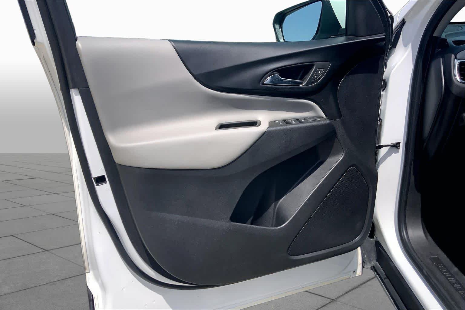 Used 2023 Summit White Chevrolet LT image 21