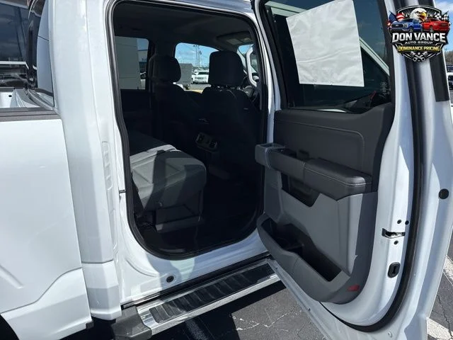 New 2025 Oxford White Ford XLT image 31