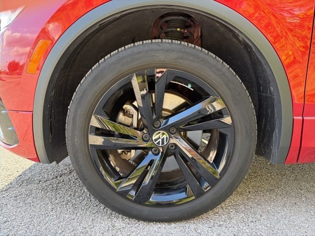 2024 Volkswagen Tiguan SE R-Line Black photo 2