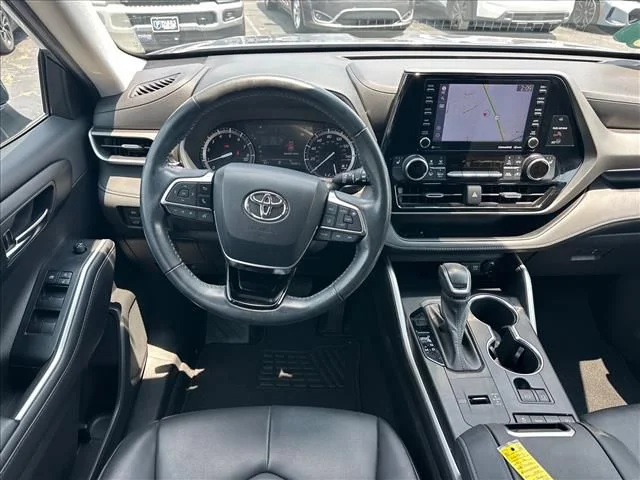 2021 Toyota Highlander XLE - Photo 16