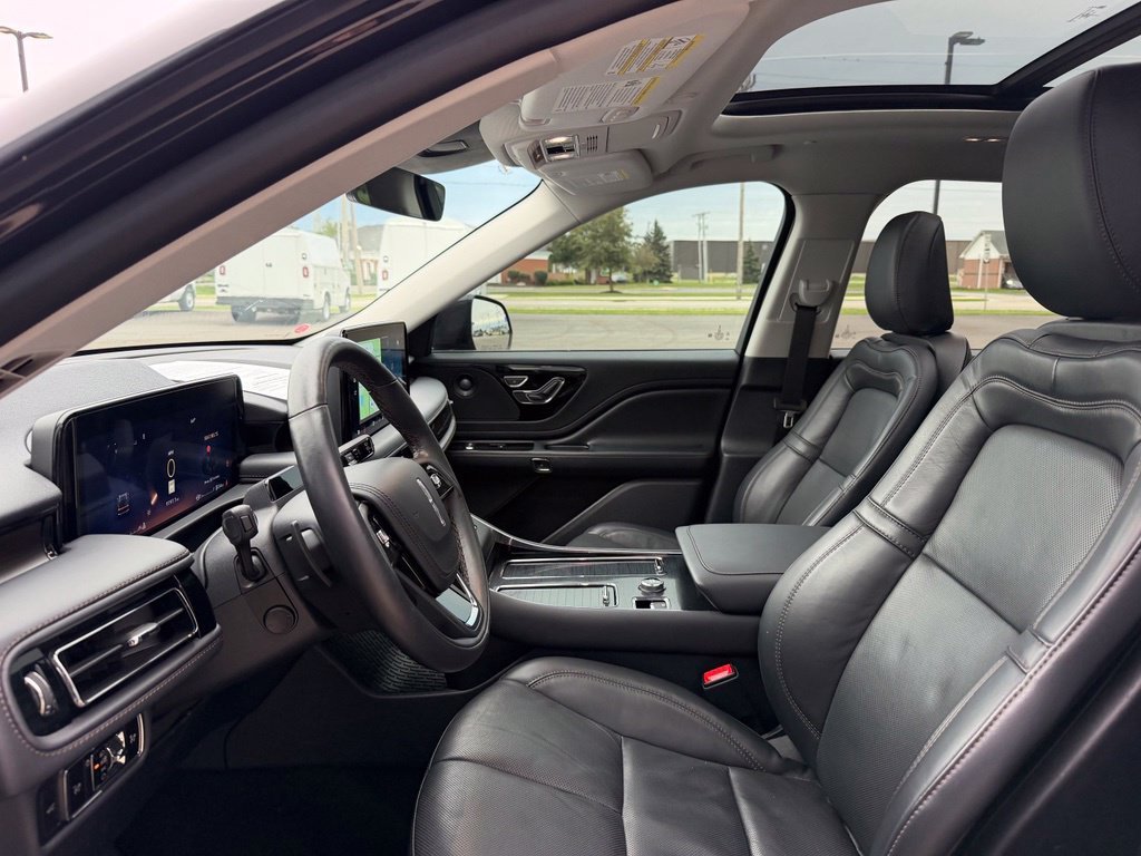 Used 2026 Black Lincoln Reserve image 10