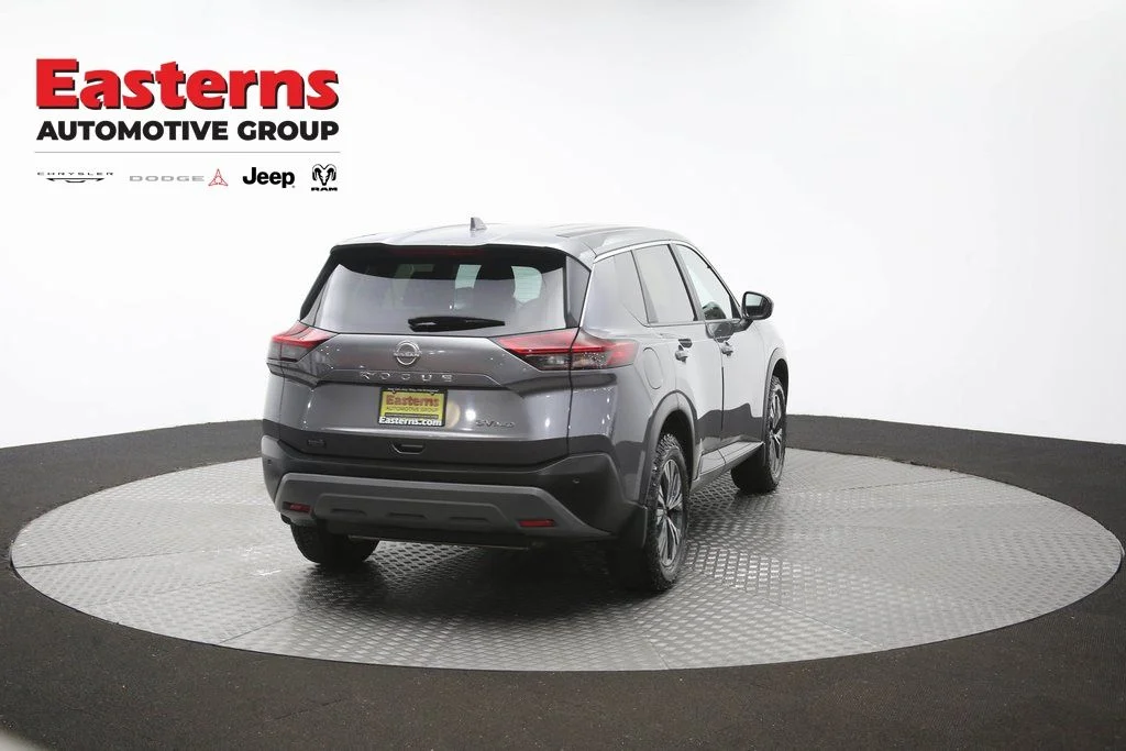 Used 2023 Gray Nissan SV image 39