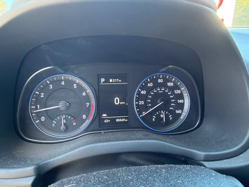 Used 2021 White Hyundai SE image 11