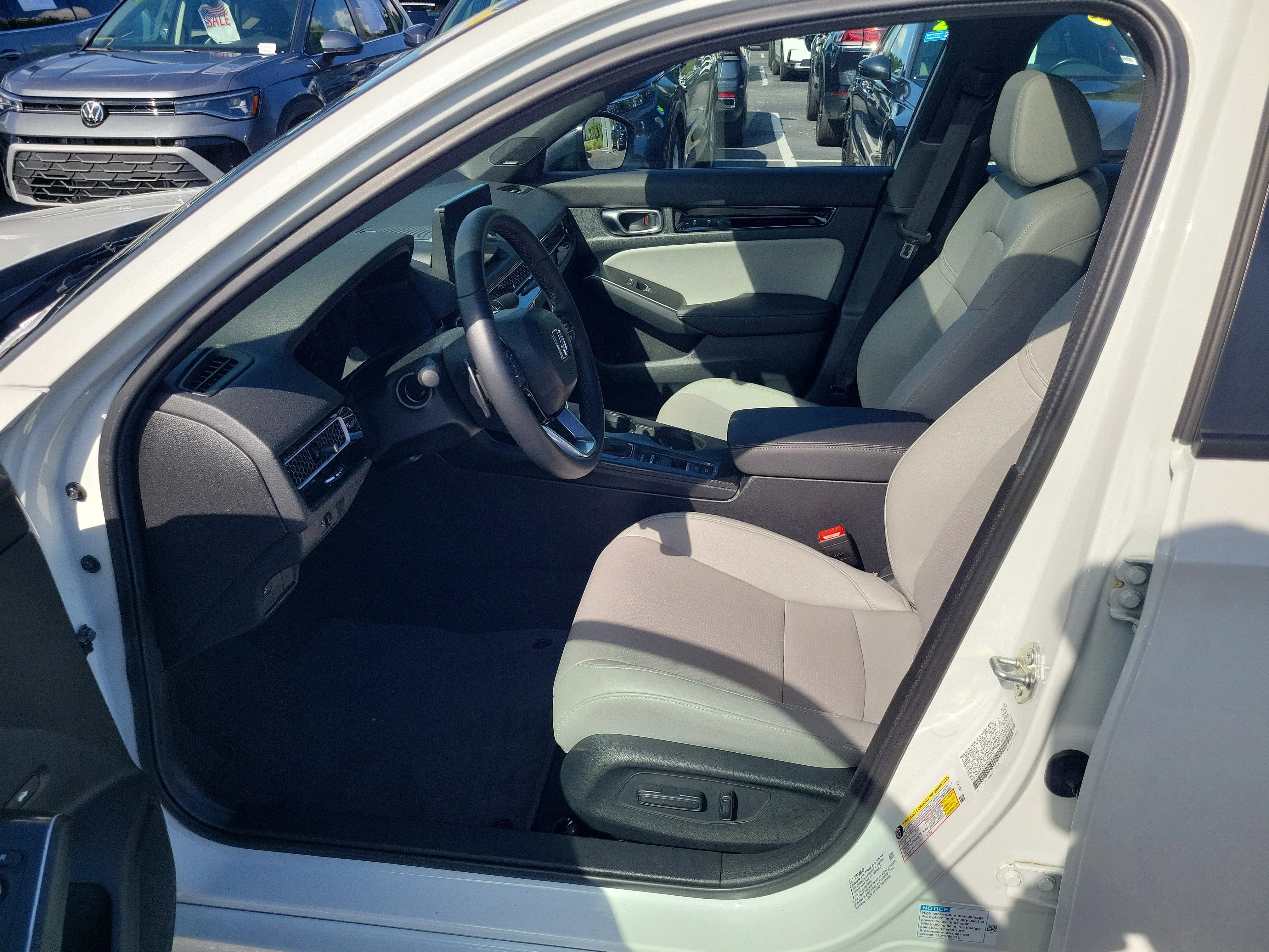 2025 Honda Civic Sport Touring - Photo 13