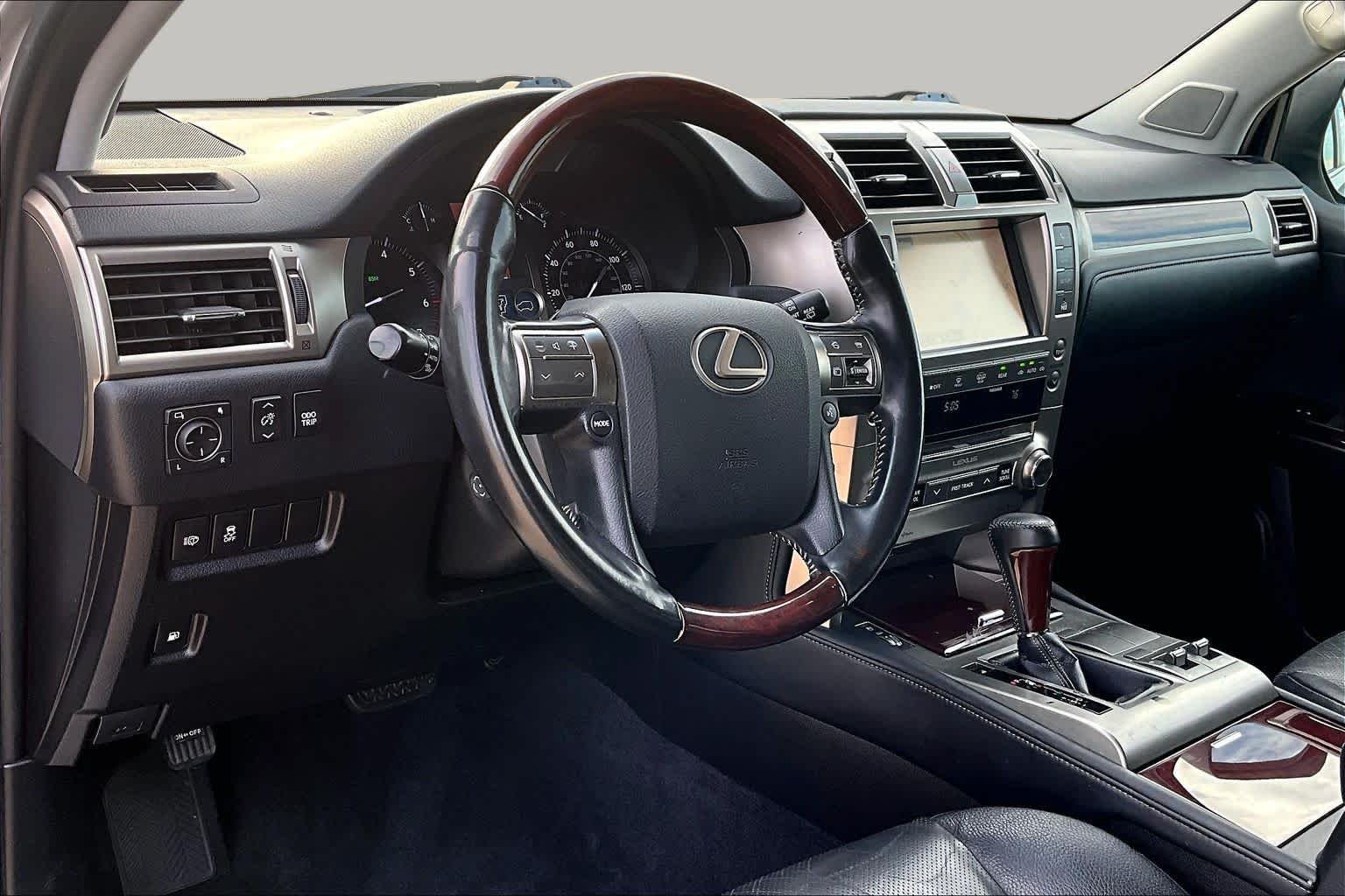 Used 2018 Silver Lining Metallic Lexus Premium image 18