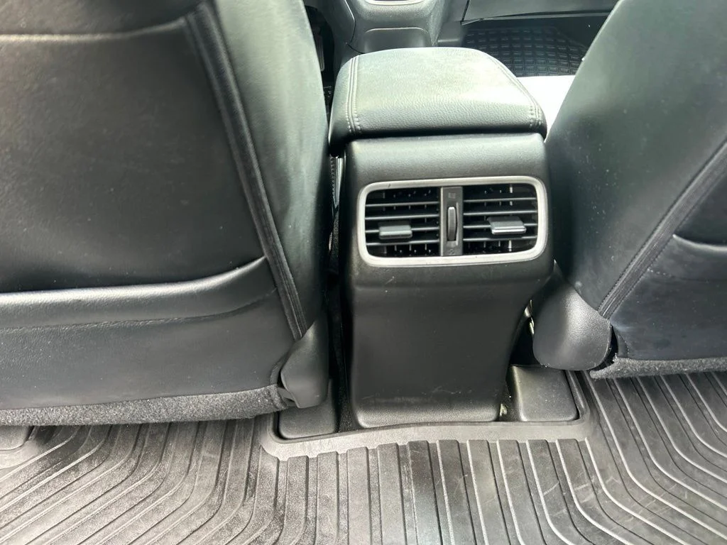 Used 2015 Silver Honda EX-L image 28