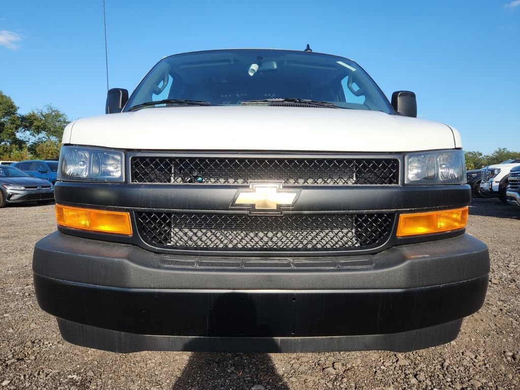 2025 Chevrolet Express Cargo Work Van - Photo 4