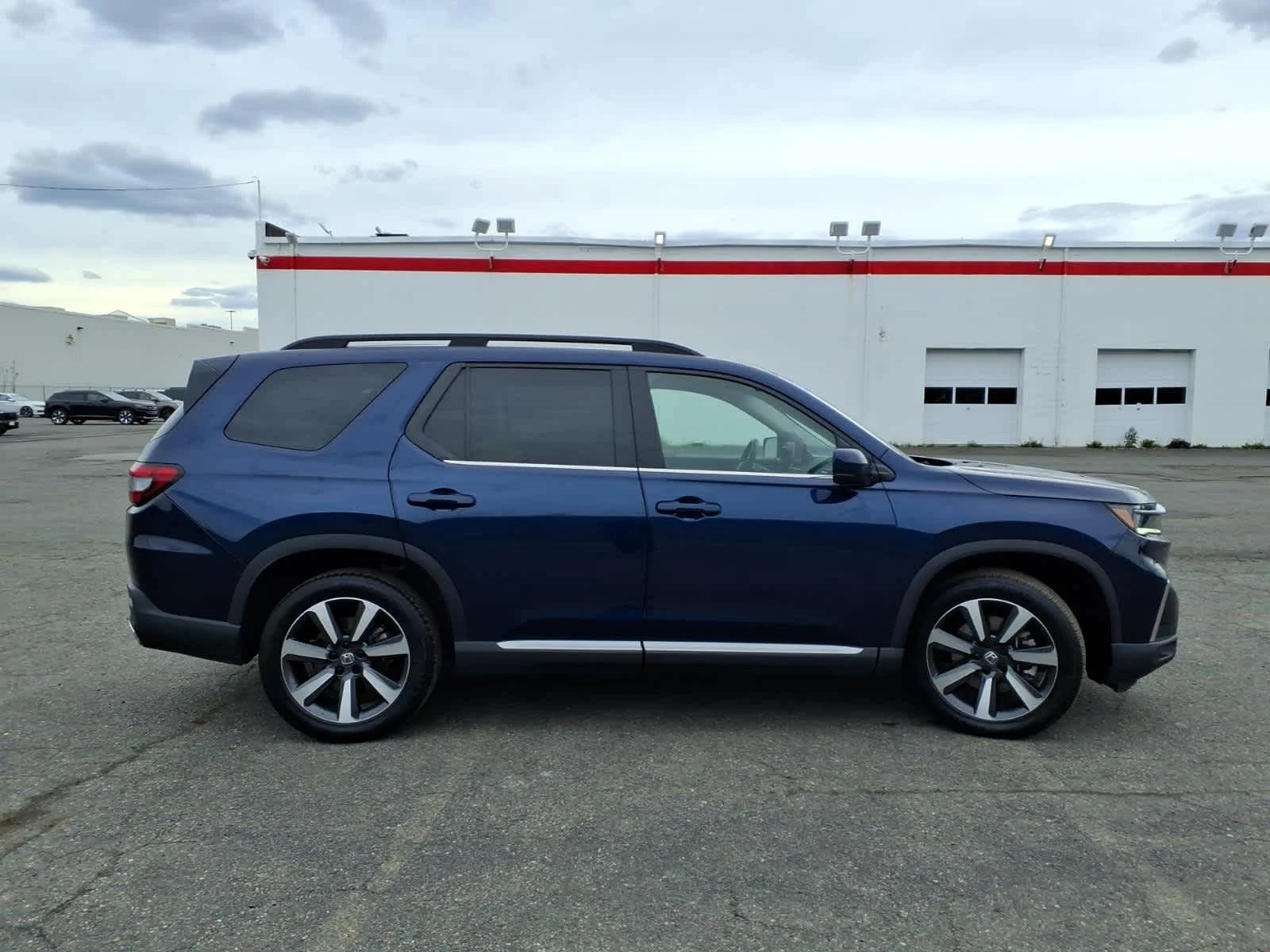 2024 Honda Pilot Touring - Photo 4