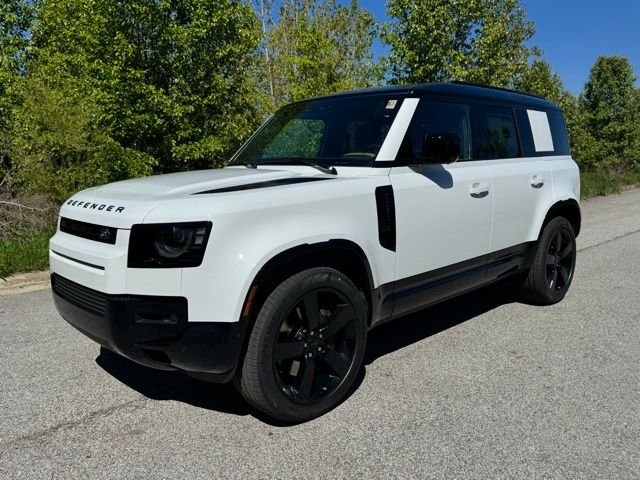 2026 Land Rover Defender 110 X-Dynamic SE P400's photo