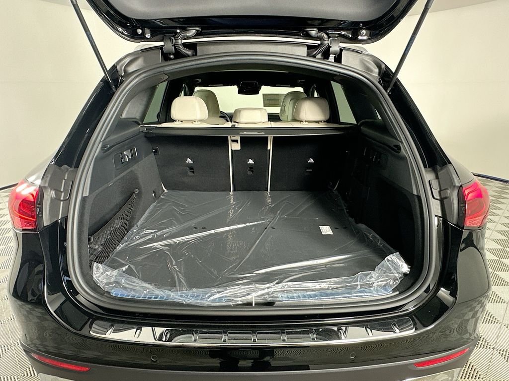 New 2026 Black Mercedes-Benz GLC 300 image 28