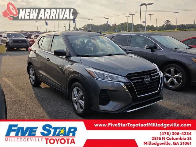 Used 2023 Gray Nissan S image 1