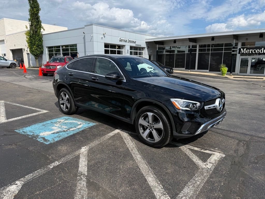 Certified Used 2023  Mercedes-Benz GLC 300 Coupe image 4