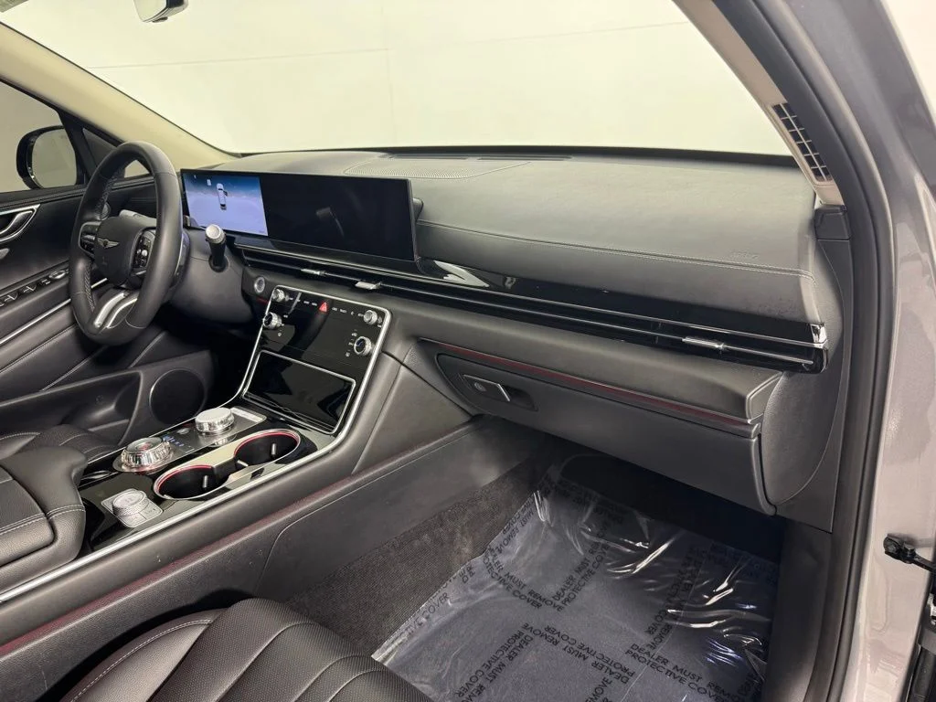 Used 2025 Silver Genesis 2.5T image 33