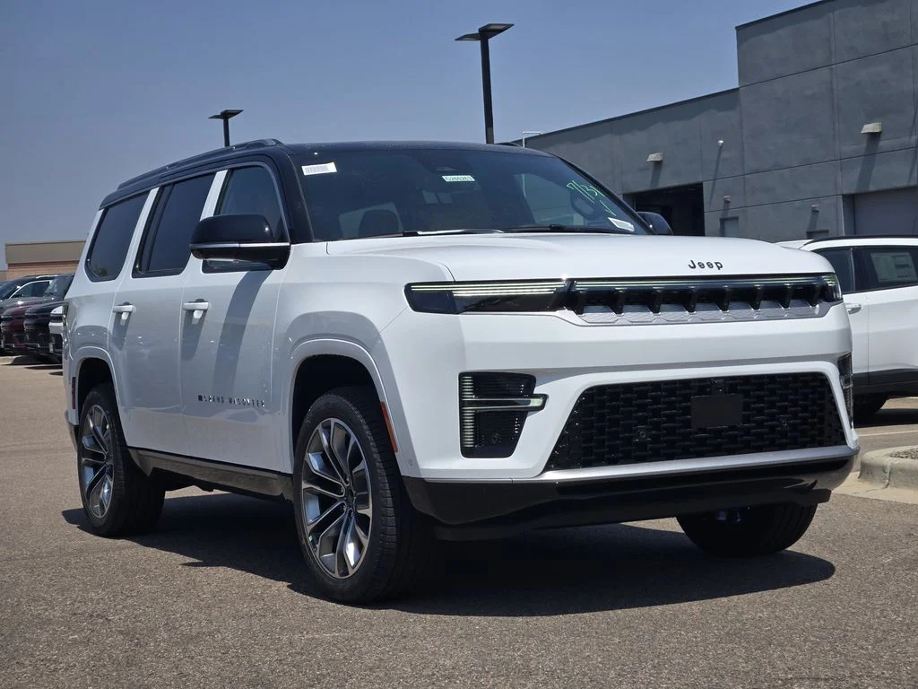 New 2026 Bright White Clearcoat Jeep Summit Reserve image 3